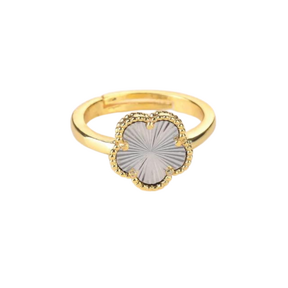 Pretty Flower Ring